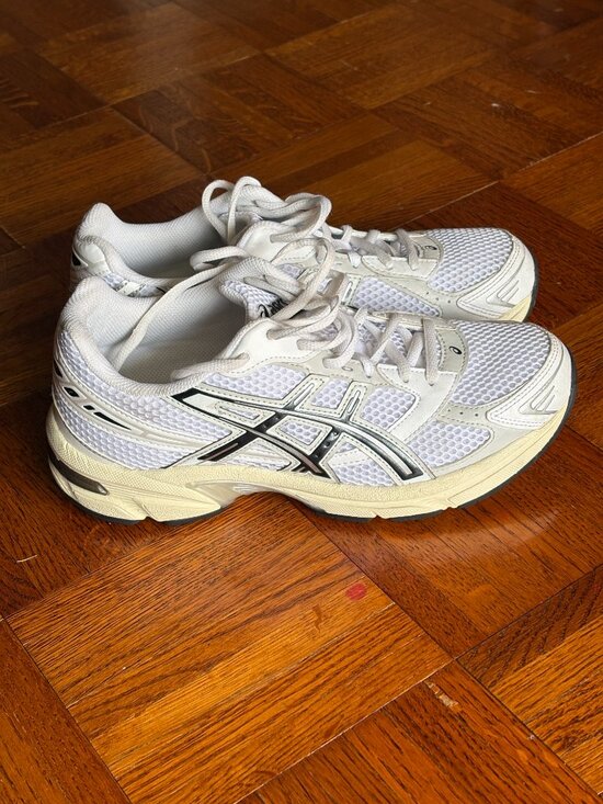 Asics Other - ASICS Gel Mens Sneakers Size 7.5 White Gray Silver 90s